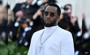 Sean "Diddy" Combs' Ex-Girlfriend Pushes for Bail Ahead of Sentencing ...
Sean "Diddy" Combs' Ex-Girlfriend Pushes for Bail Ahead of SentencingVirginia "Gina" Huynh, a former girlfriend of Sean "Diddy" Combs and previously known as "V ...