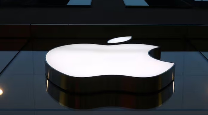 Apple pushes back on call to end diversity programme