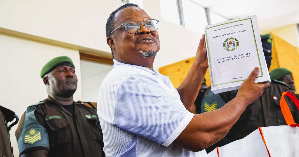 Tundu Lissu in court in Dar es Salaam, addressing the judge during his ongoing treason case.