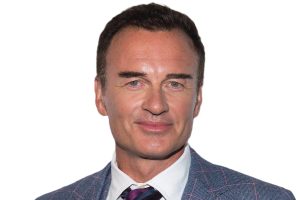 Australian actor Julian McMahon, known for roles in Nip/Tuck, Charmed, and Fantastic Four, dies of cancer at 56, remembered for his versatility, charisma, and lasting impact on television and film.