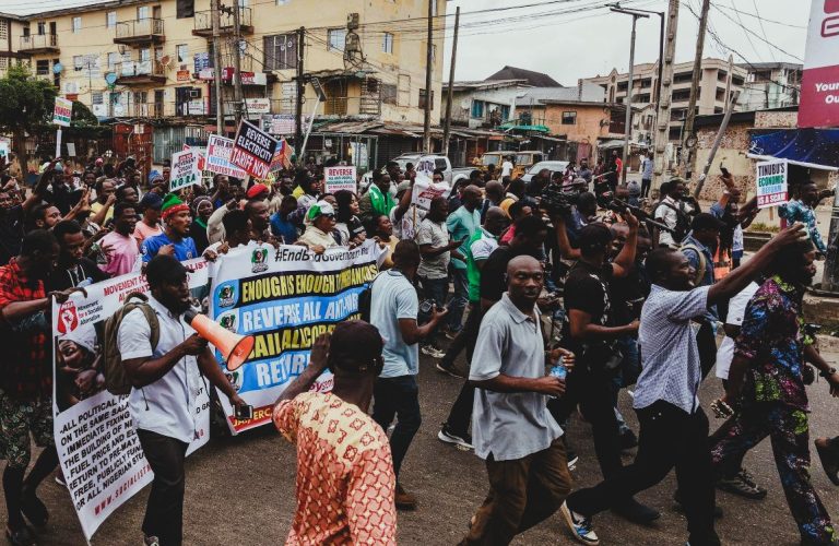 Kenyans protest in Nairobi against President William Ruto’s economic policies and police brutality, demanding justice and transparency in governance.